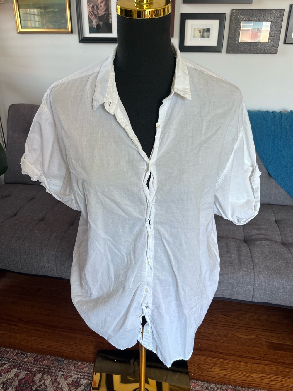 XiRENA White Short-Sleeve Button-Up Shirt size Small